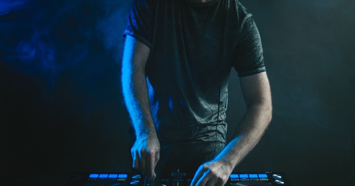 Take Your Big Day Celebration To A New Level With DJ Service!