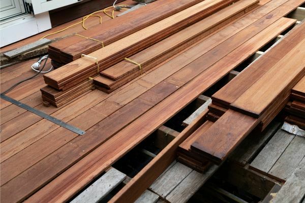 Decking Materials - Wood vs. Composite | Zappa Deck Builders