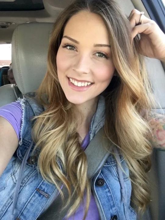 Ellie John Profile Picture