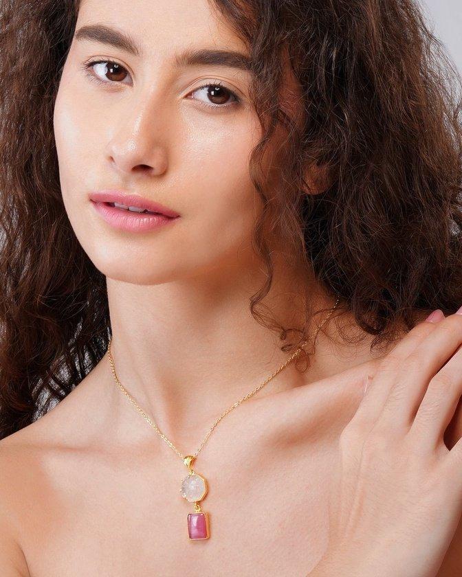 92.5 Silver vs Regular Silver: What You Should Know Before Buying a Moonstone Pendant | Articles | Jiaara Jewellery | Gan Jing World - Technology for Humanity | Video & Movie Streaming